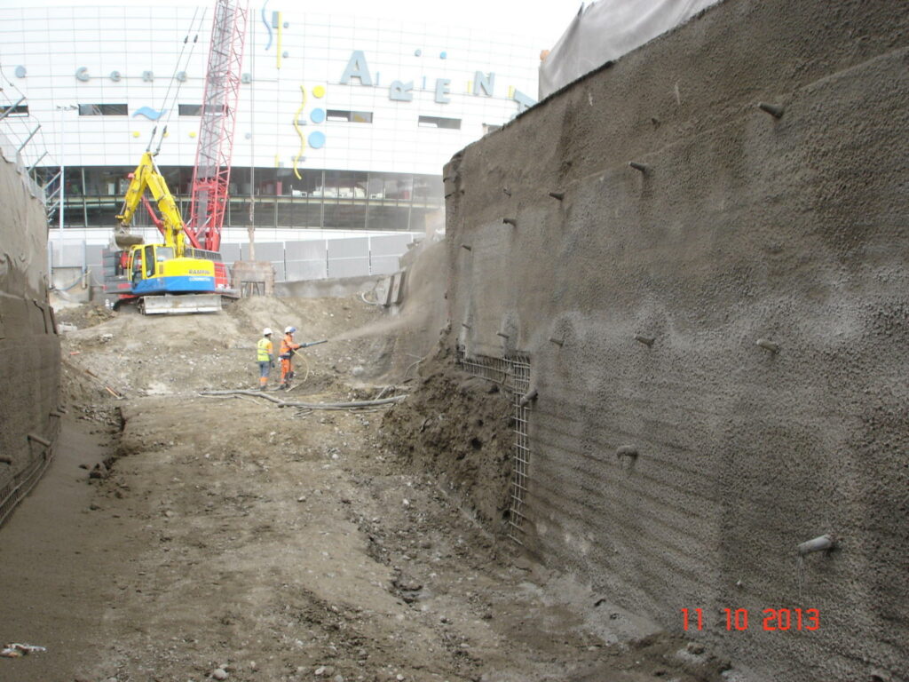 TC-Route-douaniere-Paroi-clouee